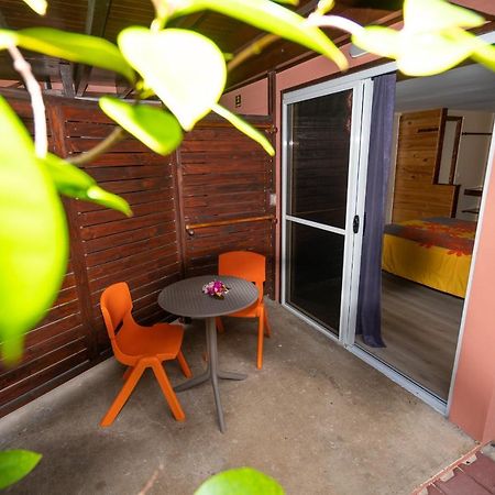 Bora Bora Holiday'S Lodge エクステリア 写真